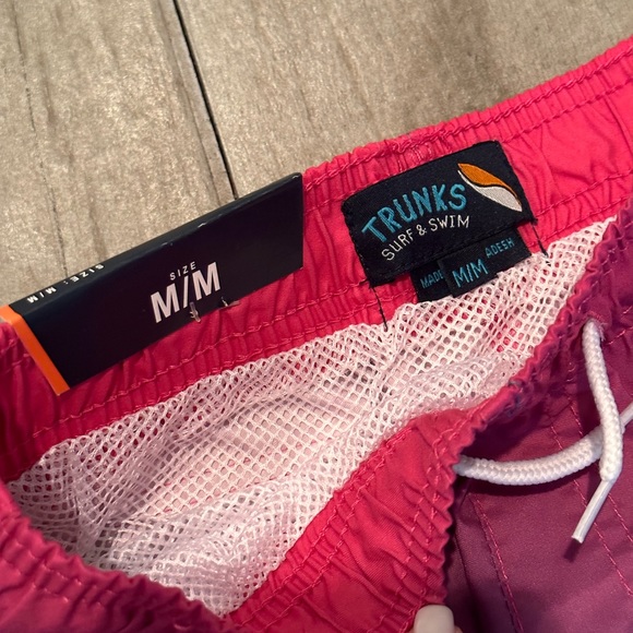 TRUNKS SURF & SWIM - swim trunks size medium (10-12) has pockets! Retail$38 - Picture 2 of 3